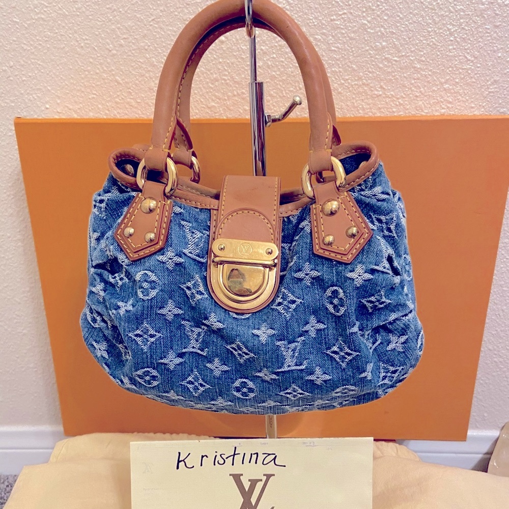 ❌SOLD❌ Authentic Monogram D𝗲𝗻𝗶𝗺 𝗣𝗹𝗲𝗮𝘁𝘆